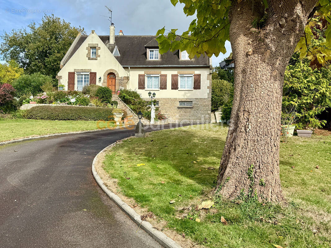 Maison à LE VAL-SAINT-PERE