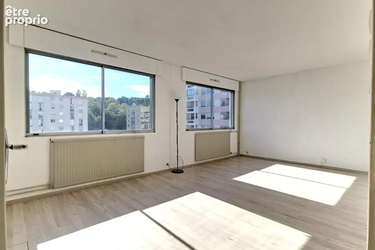 Appartement T3 2 chambres, loggia, stationnement privatif et 2 caves - photo 3