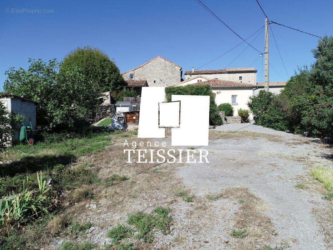 Ensemble immobilier - 2 maisons sur 4 150 m² - Les Vans (07 - photo 26