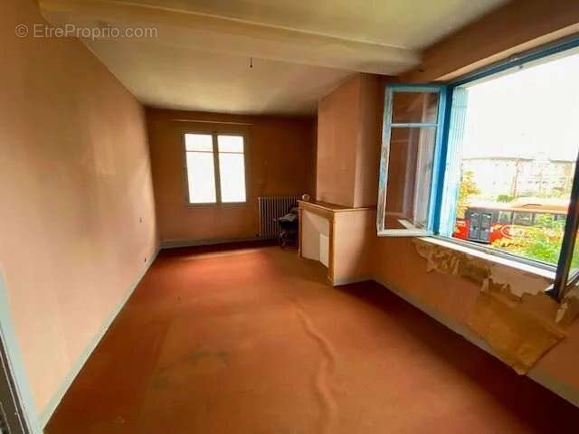 Maison à SAINT-SULPICE