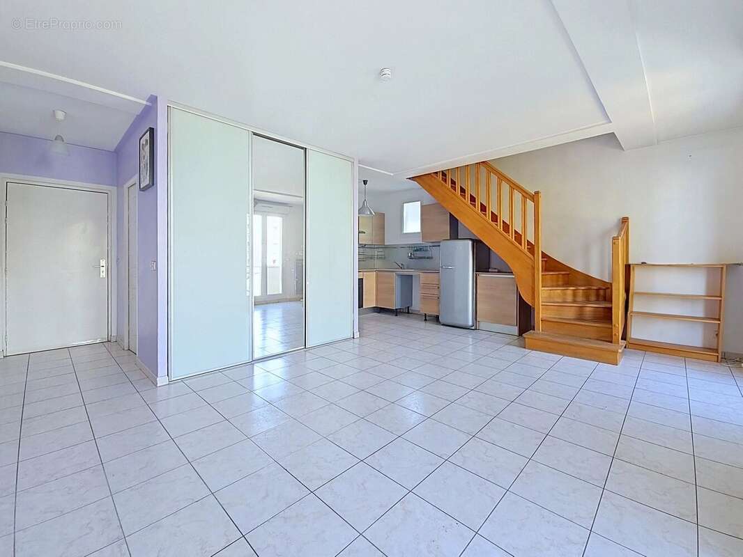 La varenne - duplex dernier etage - photo 5