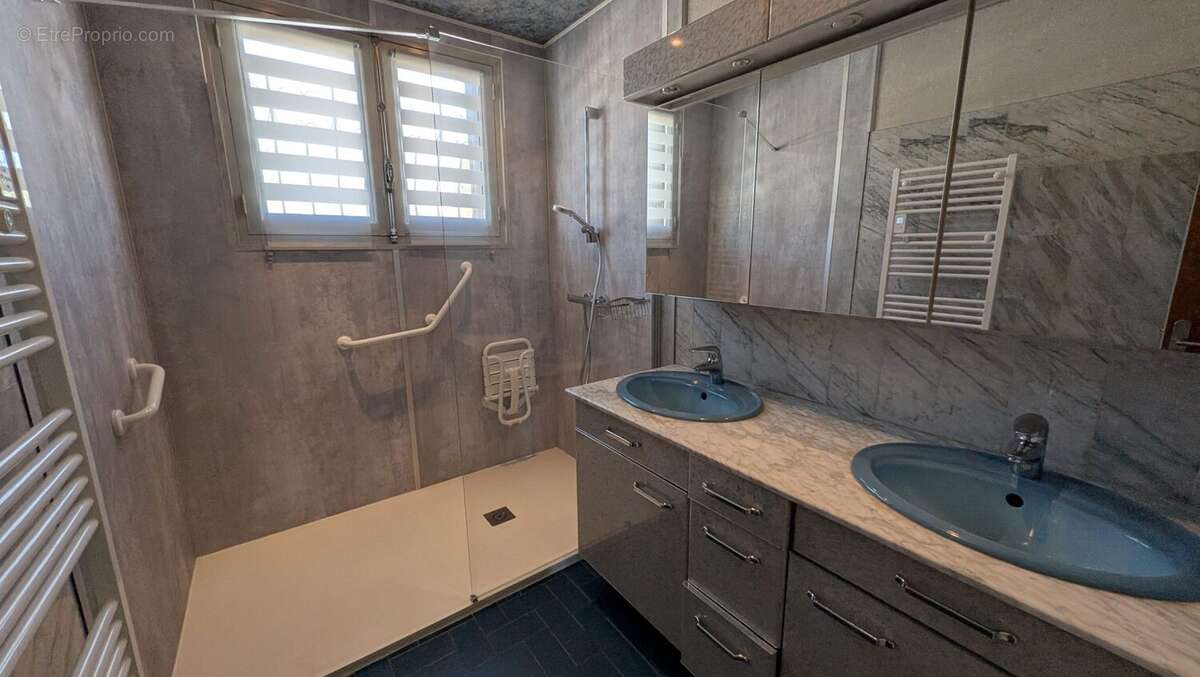 Maison à MORIERES-LES-AVIGNON