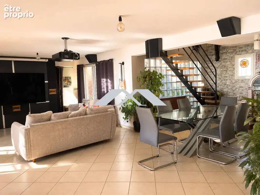 Maison 5 pièces 153 m² à vendre à Saint-Paul (97434) - photo 3