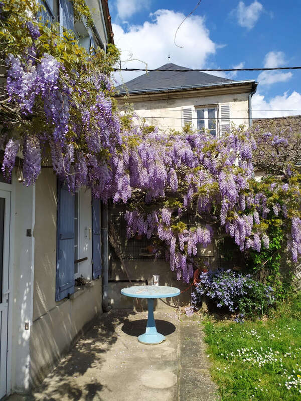 Maison à HOUDAN