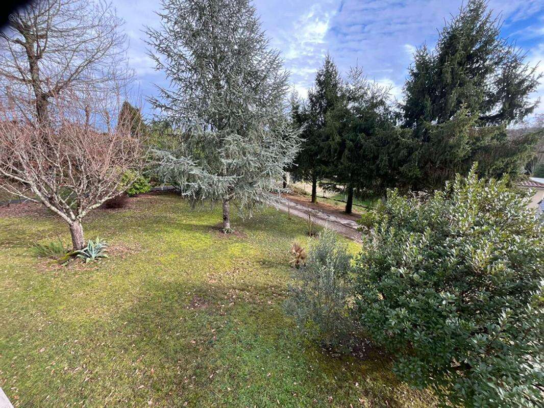 Maison à CHATEAU-L'EVEQUE