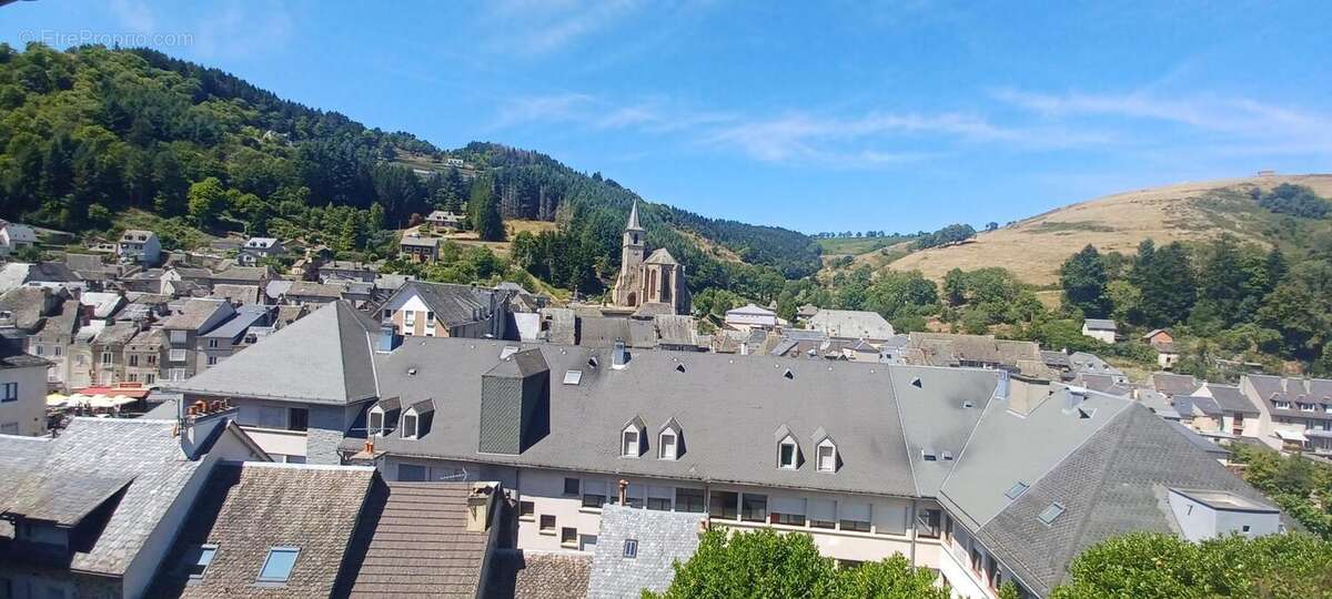 Maison à CHAUDES-AIGUES