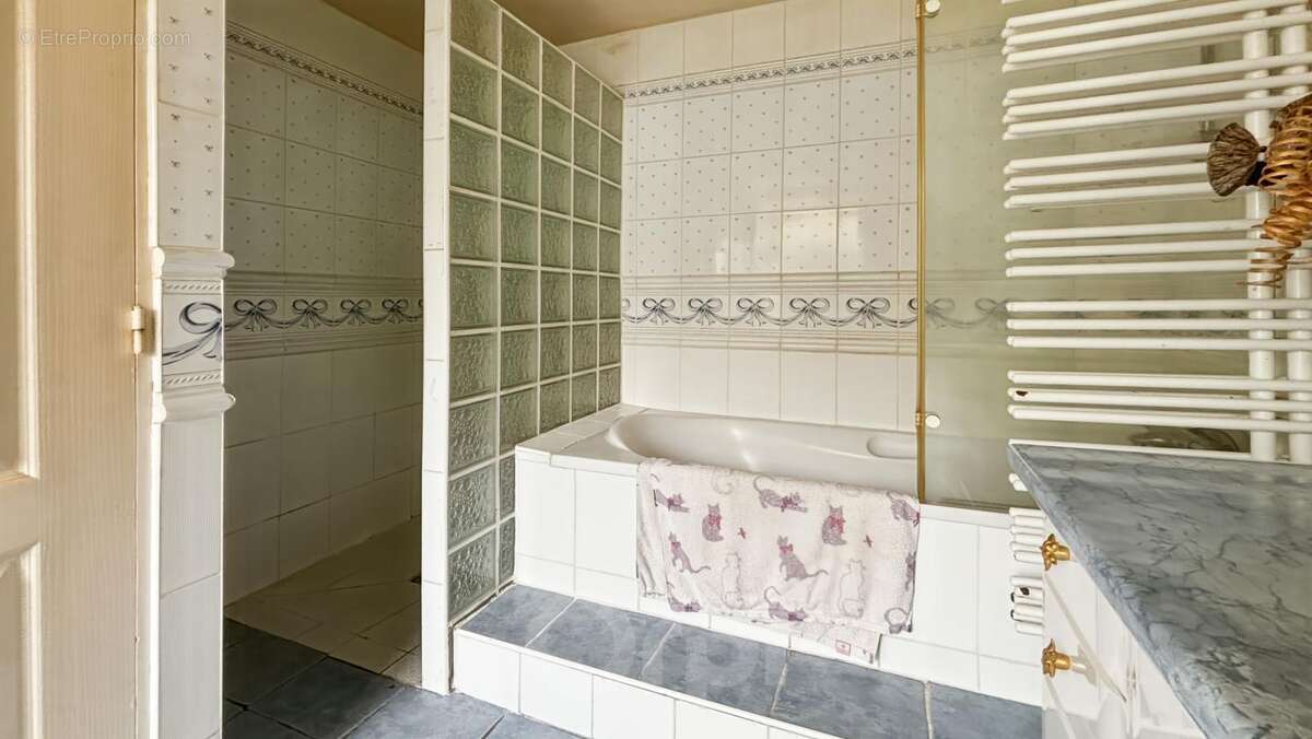 Maison à SAINT-SULPICE-LAURIERE