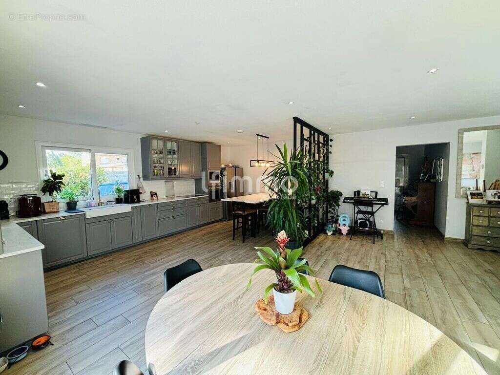 Maison familiale contemporaine – 5 chambres – Piscine – DPE A - photo 3