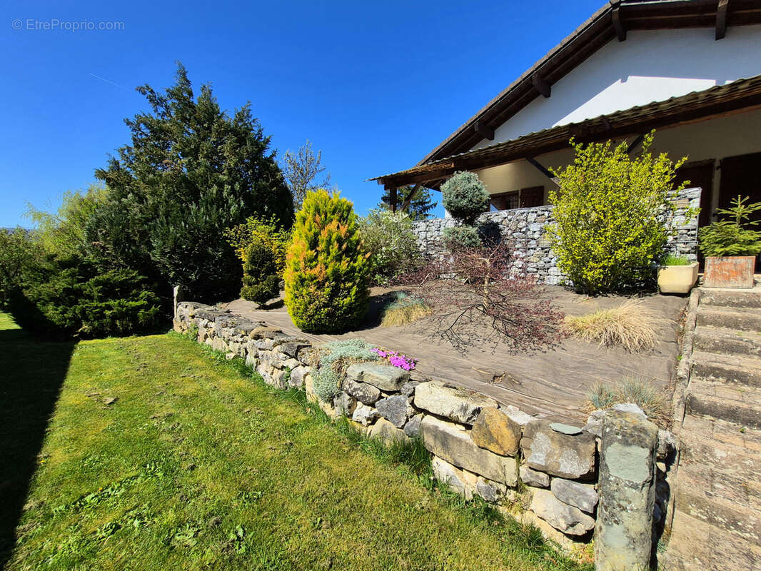 Maison à SCIENTRIER