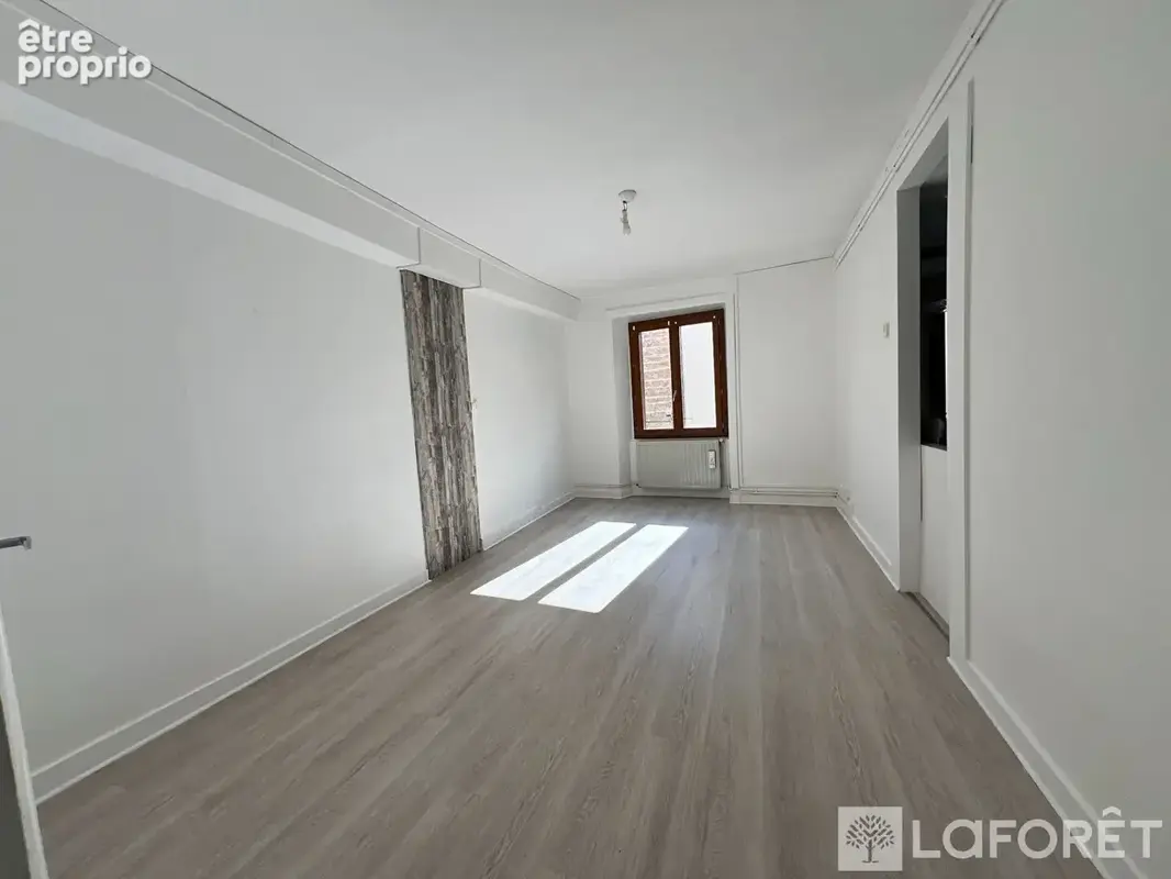 Appartement Centre Ville Montbrison 2 chambres terrasse - photo 7