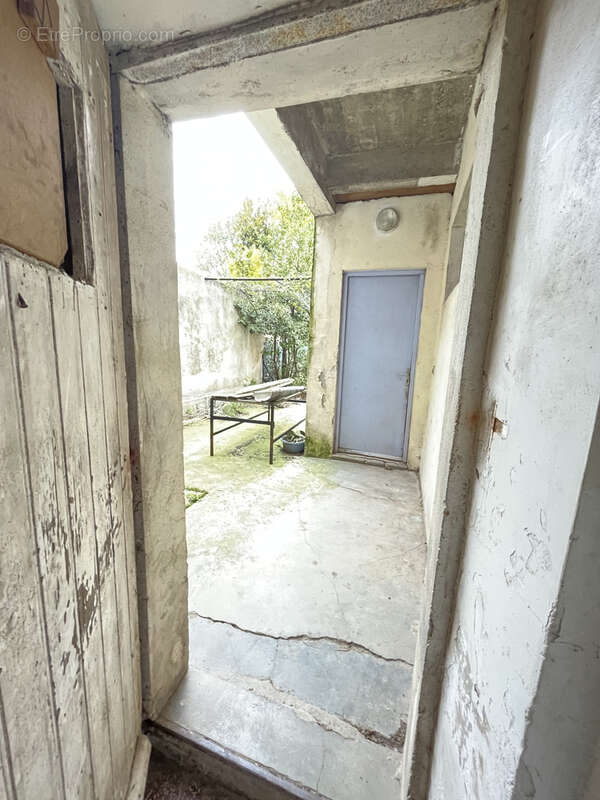 Appartement à LEZIGNAN-CORBIERES