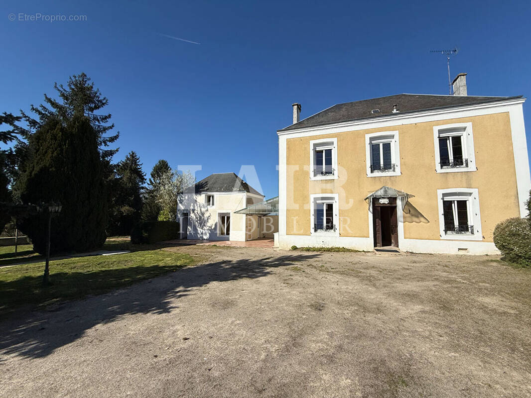 Maison à CHERISAY
