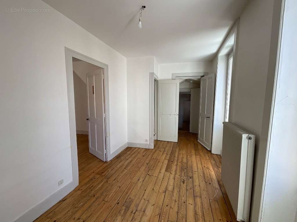 Maison à SAINT-JUST-SAINT-RAMBERT