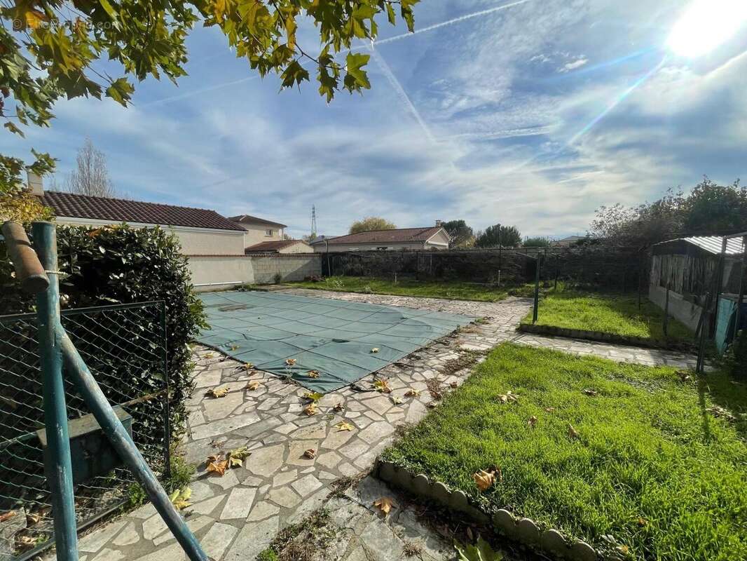 Photo 8 - Maison à SAVIGNEUX