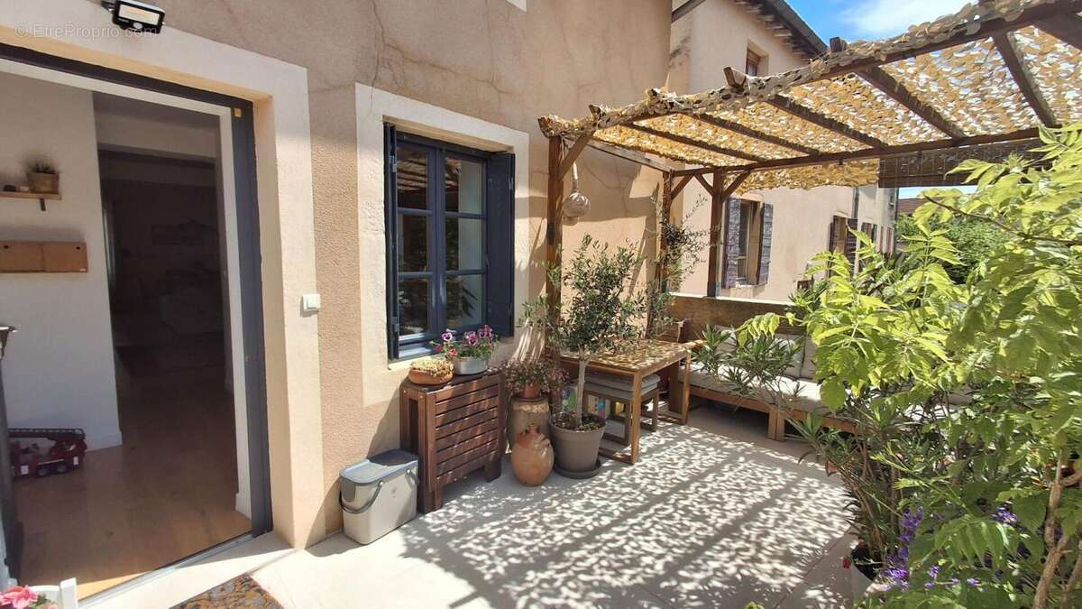 Duplex  climatise t4 terrasse  plein centre brignais - photo 16