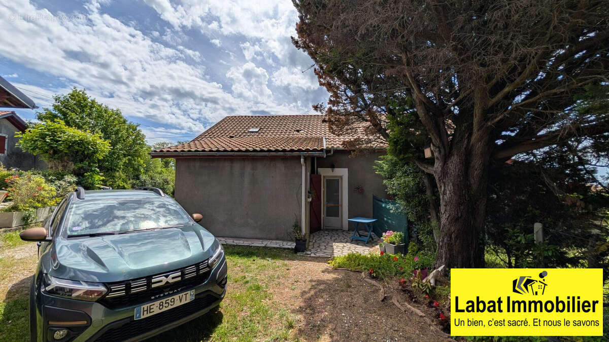 Maison 107 m² à Boucau  - photo 4