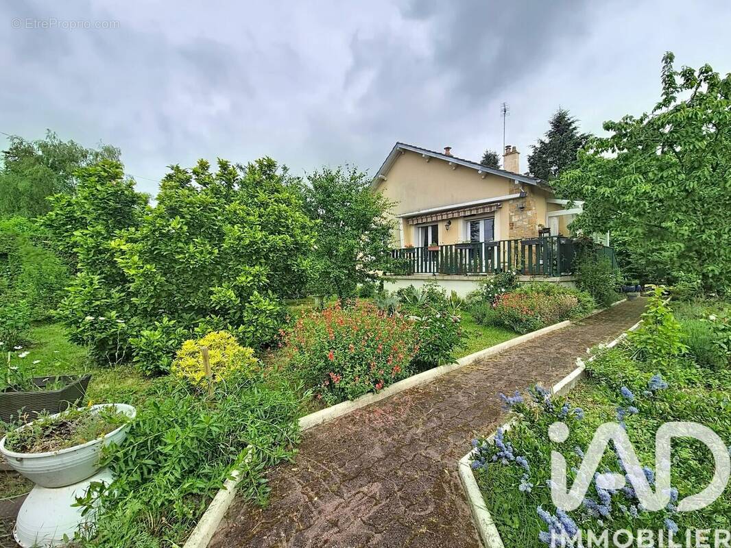 Photo 1 - Maison à VIERZON
