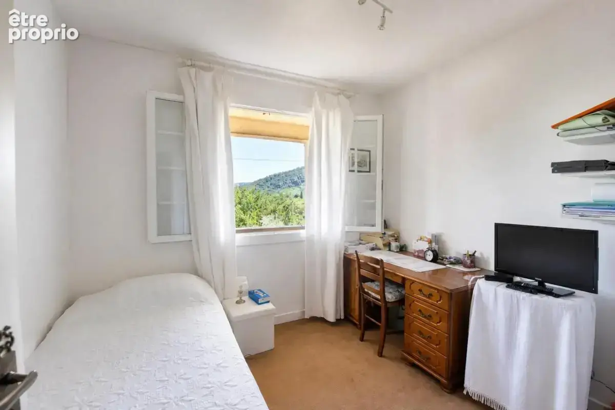 Maison de 6 pièces de 160 m² à Le Bar-sur-Loup - photo 13