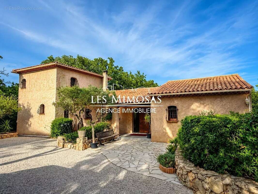 Maison à FREJUS