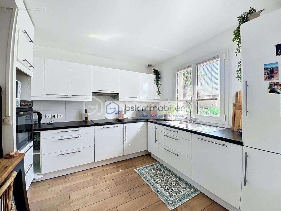Maison à LE COUDRAY-MONTCEAUX