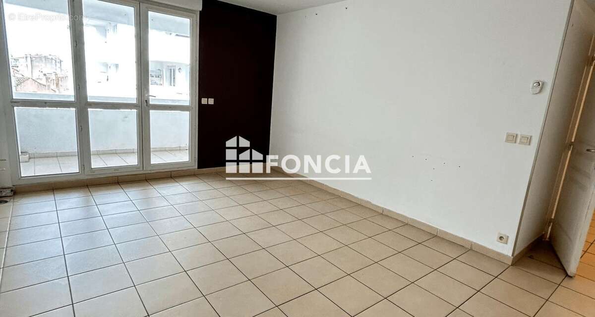 Appartement à MARSEILLE-6E