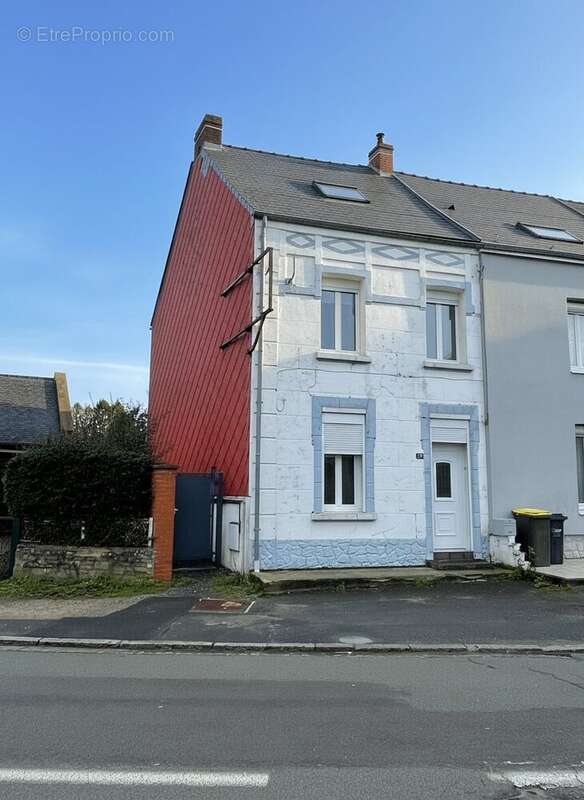 Maison à AULNOYE-AYMERIES