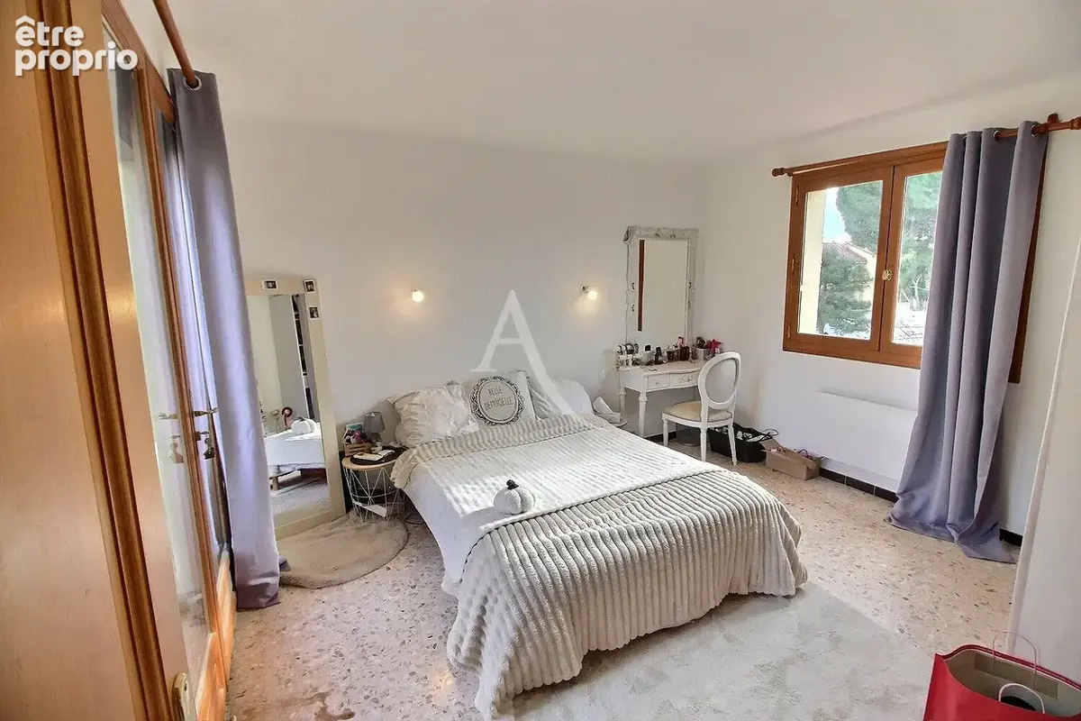 À vendre villa de type f4 d'une surface de 115 m² sur terrain 3 faces de 385 m² avec piscine et garage - photo 7