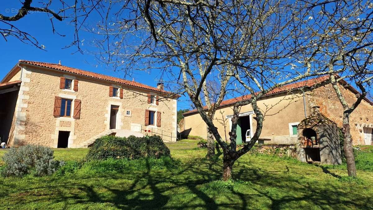 Maison à YVRAC-ET-MALLEYRAND