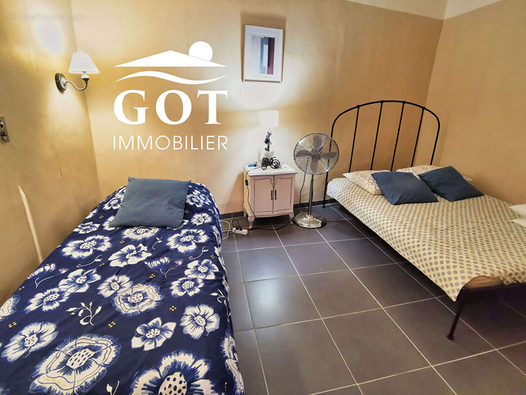 Maison à SAINT-LAURENT-DE-LA-SALANQUE