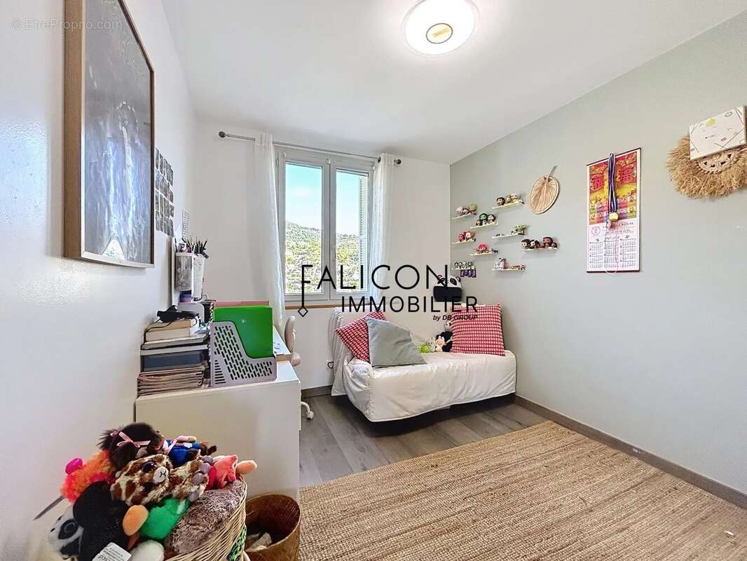 Appartement à FALICON