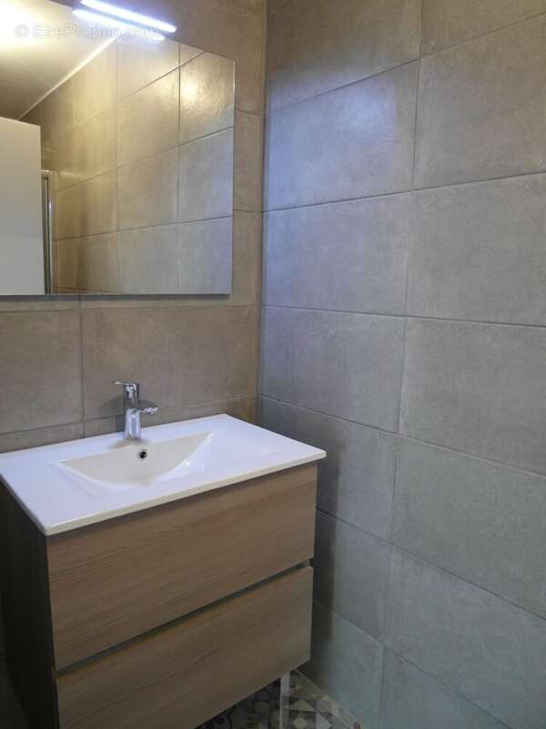 Appartement à MARSEILLE-1E