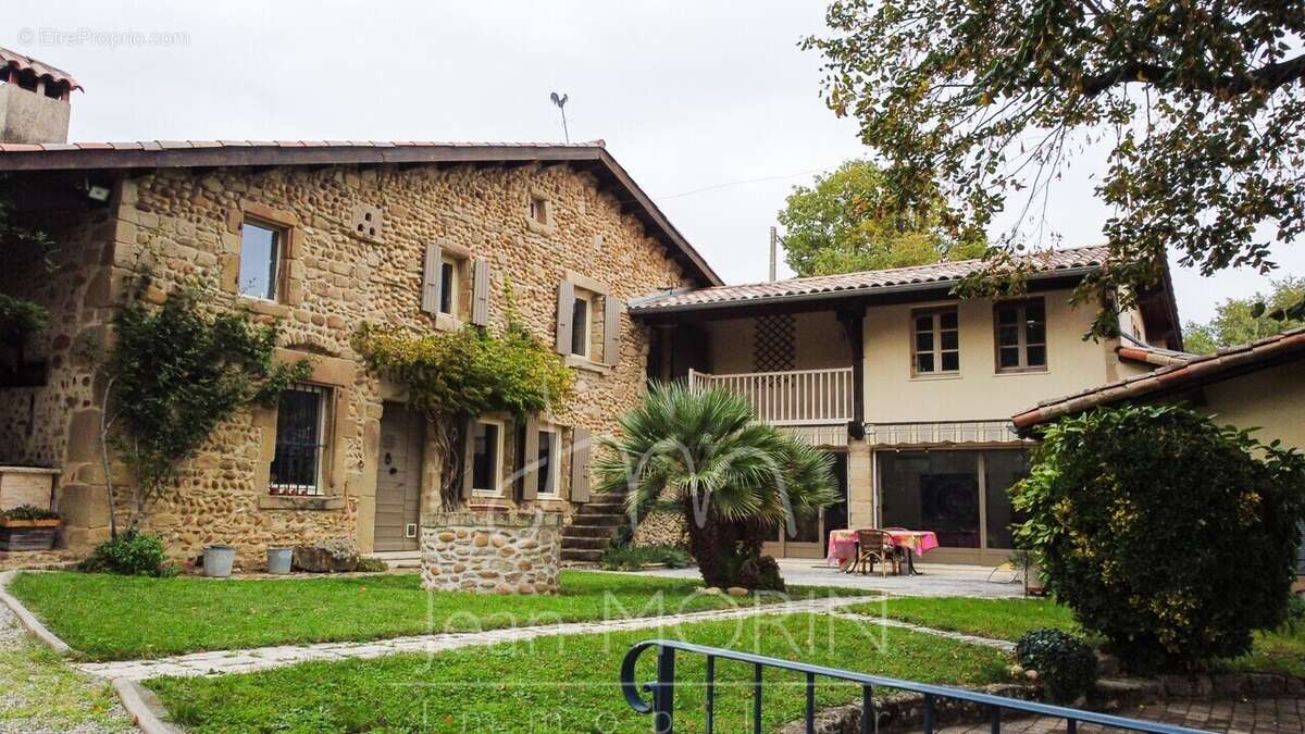 Maison à SAINT-BARDOUX