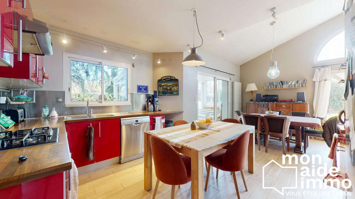 Maison à VILLENAVE-D'ORNON