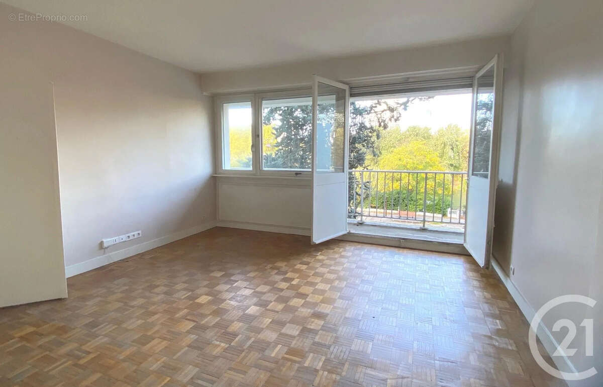 Appartement à NEUILLY-SUR-SEINE