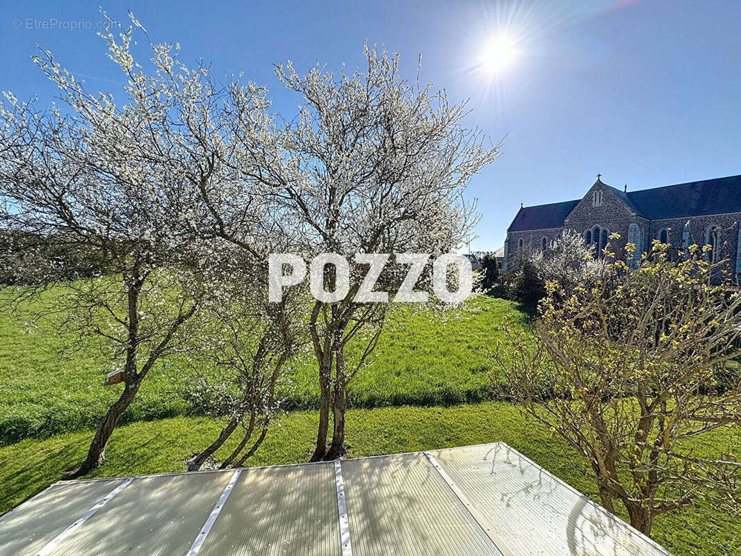 Maison à BRICQUEVILLE-SUR-MER