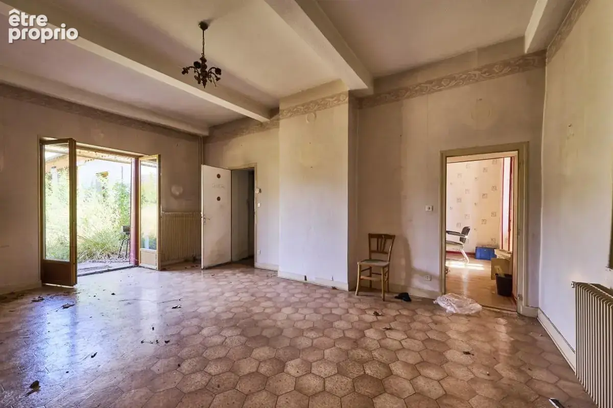 Immeuble et dépendances - 781 m² - Pouilly-en-Auxois (21) - photo 8