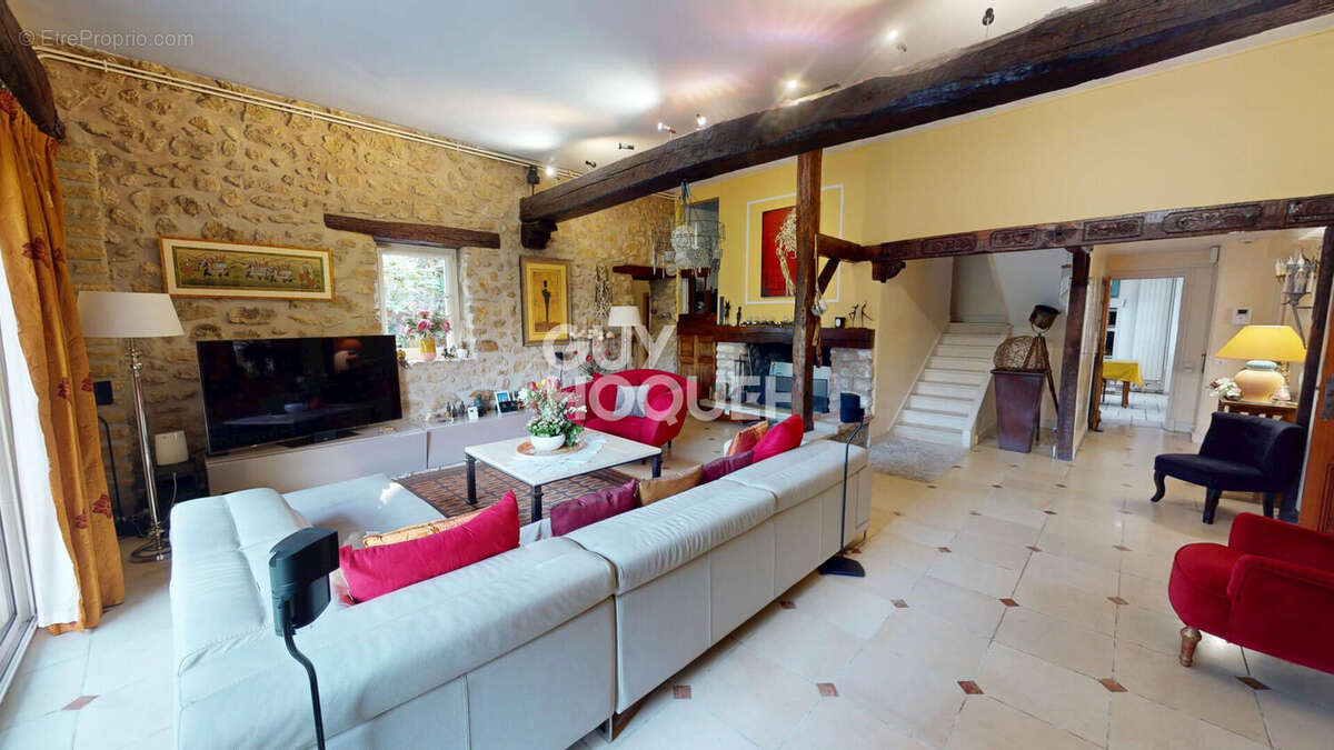 Maison à COURSON-MONTELOUP