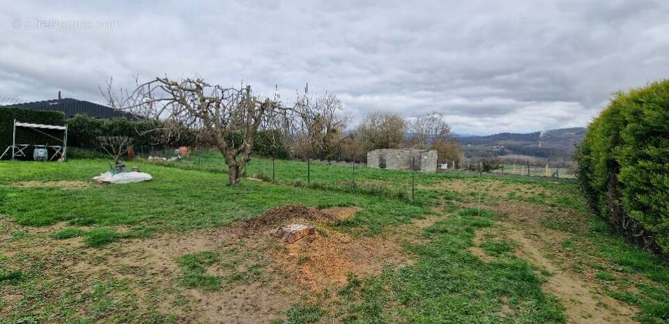 Terrain à FLEURIEUX-SUR-L'ARBRESLE