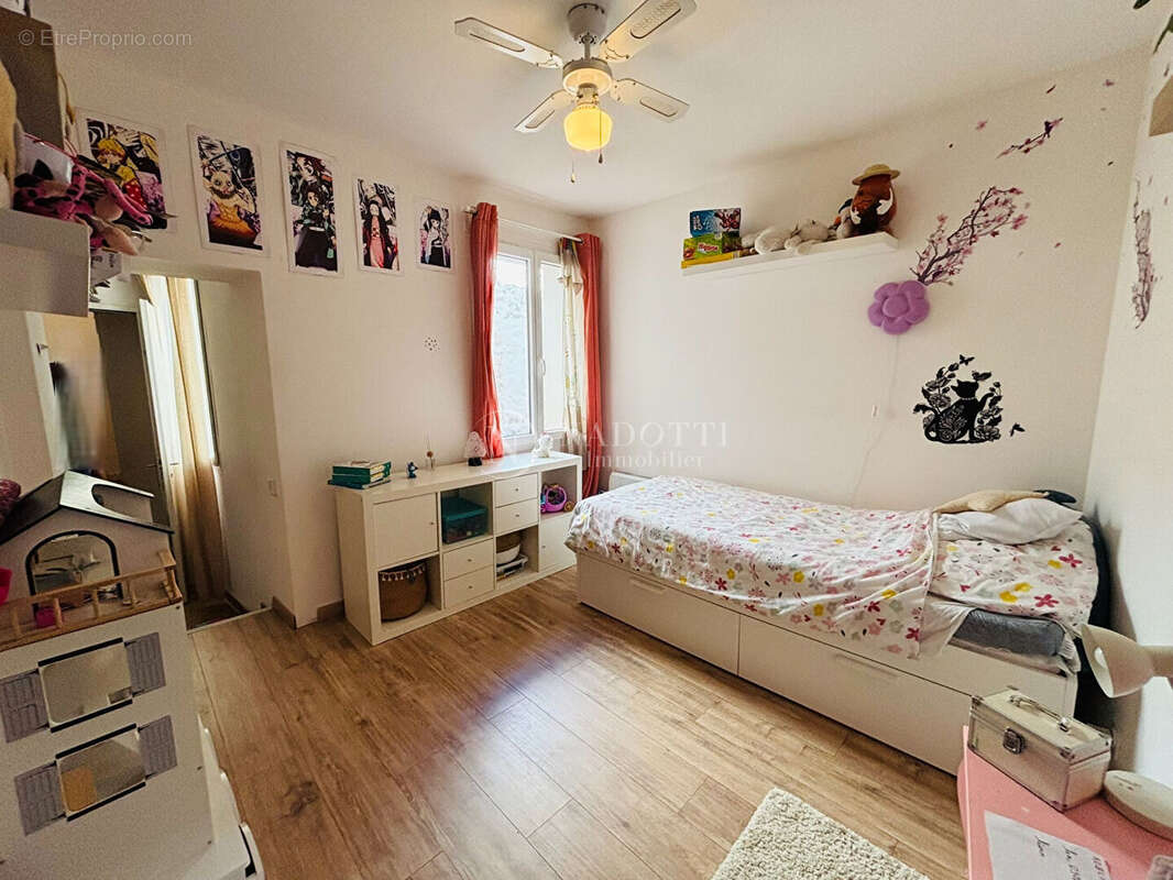 À Vendre  Maison de Ville Rénovée avec Fort Potentiel au Centre de Cavaillon - photo 10