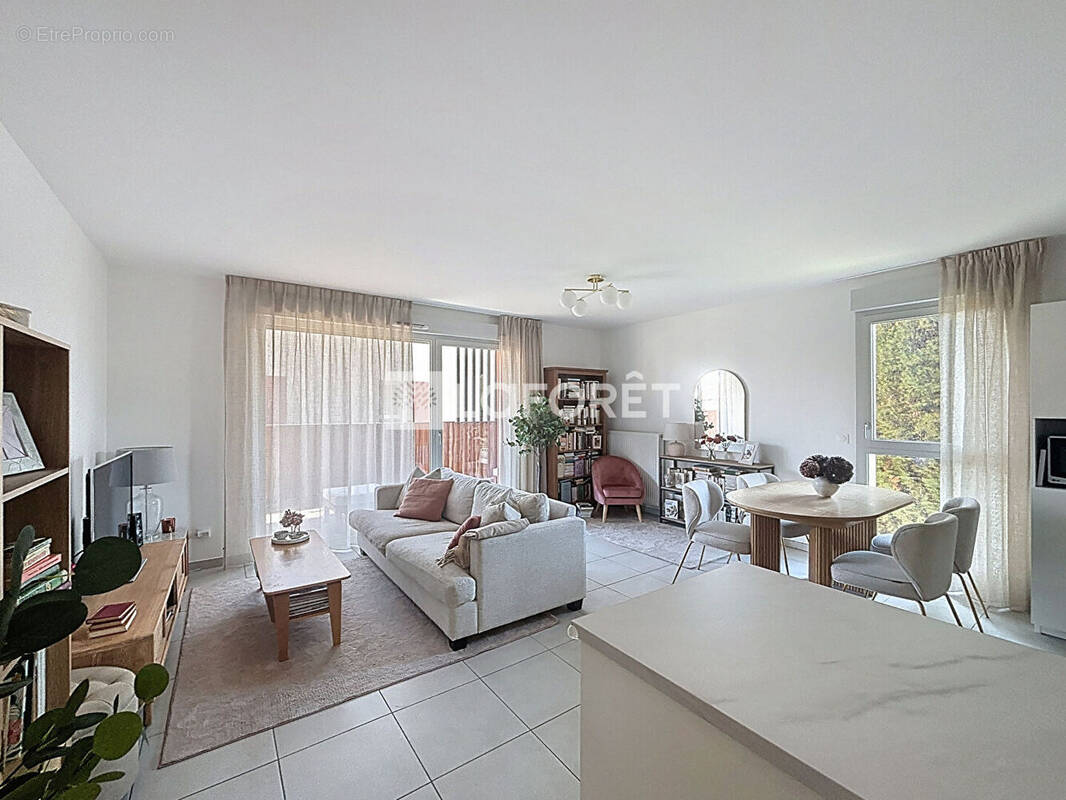 Appartement à RILLIEUX-LA-PAPE