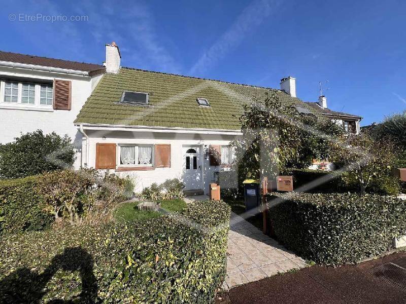 Maison à COMBS-LA-VILLE