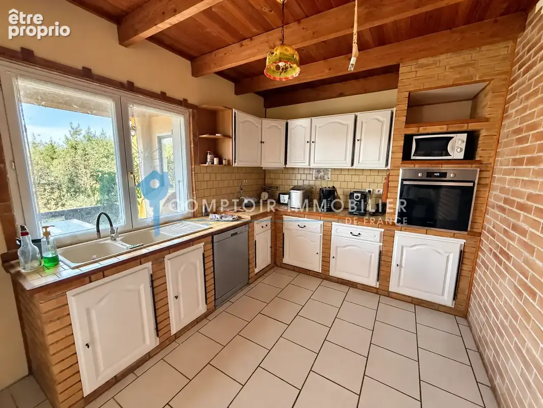 Maison 5 pièces avec terrain clos, dépendances et prestations de qualité   Ruoms - photo 4