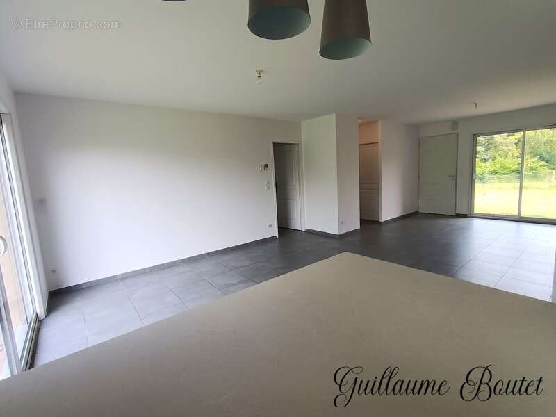 Maison à SAINT-CHRISTOLY-DE-BLAYE