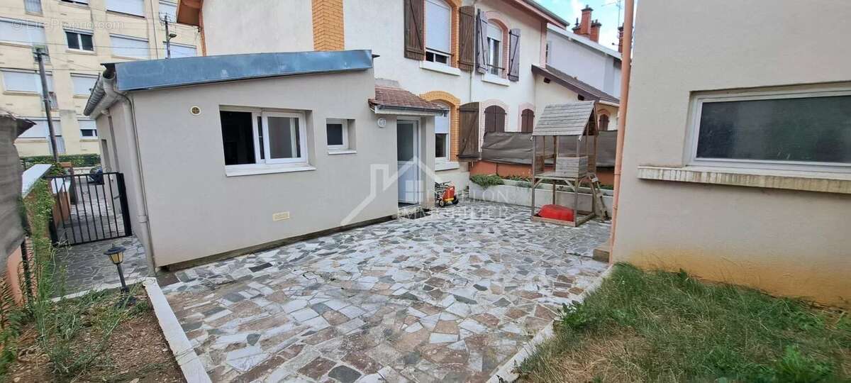 Maison de ville - 97.5m² - 3 chambres - jardin - garage - photo 2