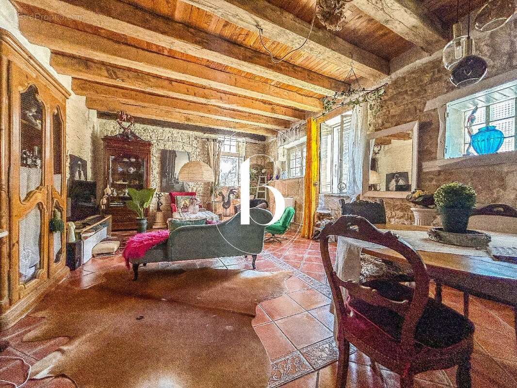 Maison à BARJAC