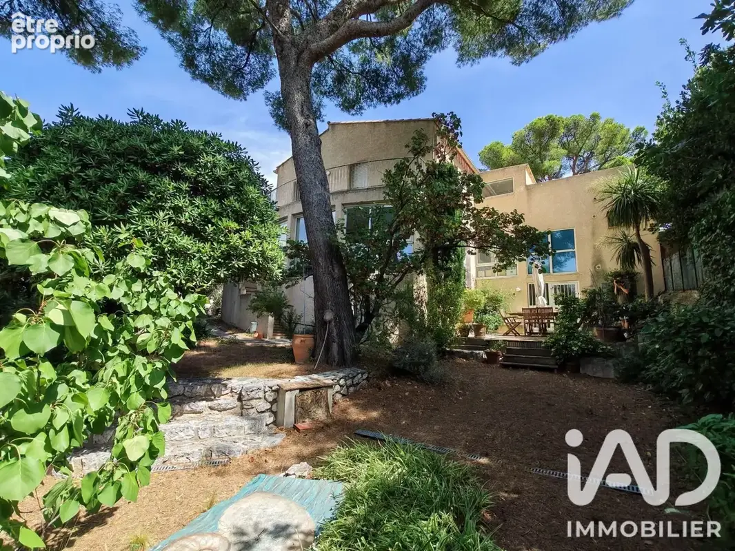 Photo 1 - Maison à MARSEILLE-9E