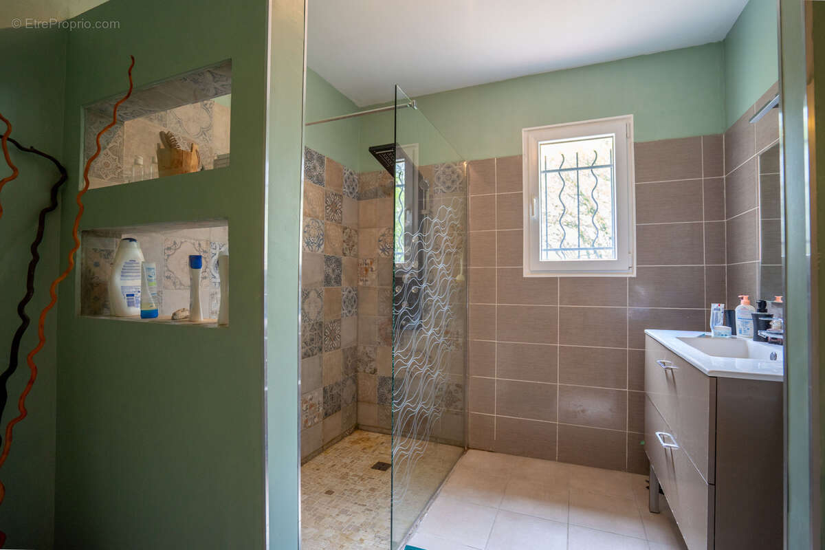 Maison à MONTAIGU-DE-QUERCY