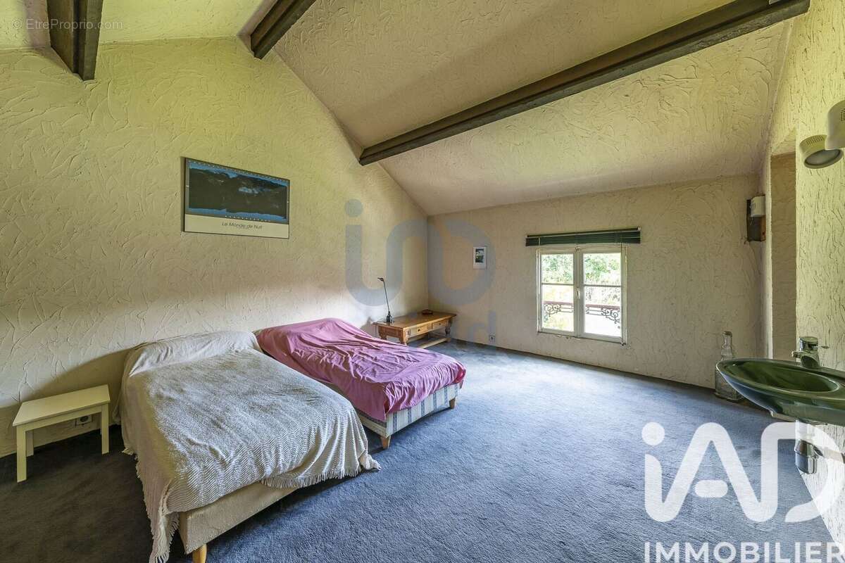Maison 257 m² à Bannost-Villegagnon  - photo 9