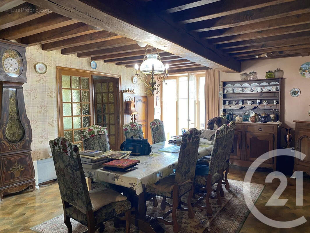 Maison 4 pièces 105 m² à vendre à Sury-En-Vaux (18300) - photo 3