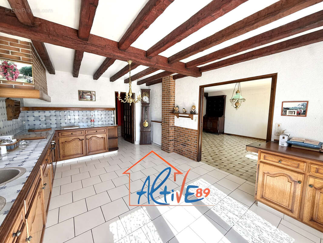Maison des années 30 à Gurgy de 180m2 - photo 5